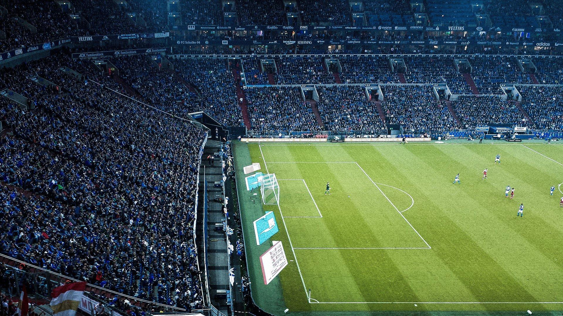 季后赛大场面？隆指导从来不带怕的！