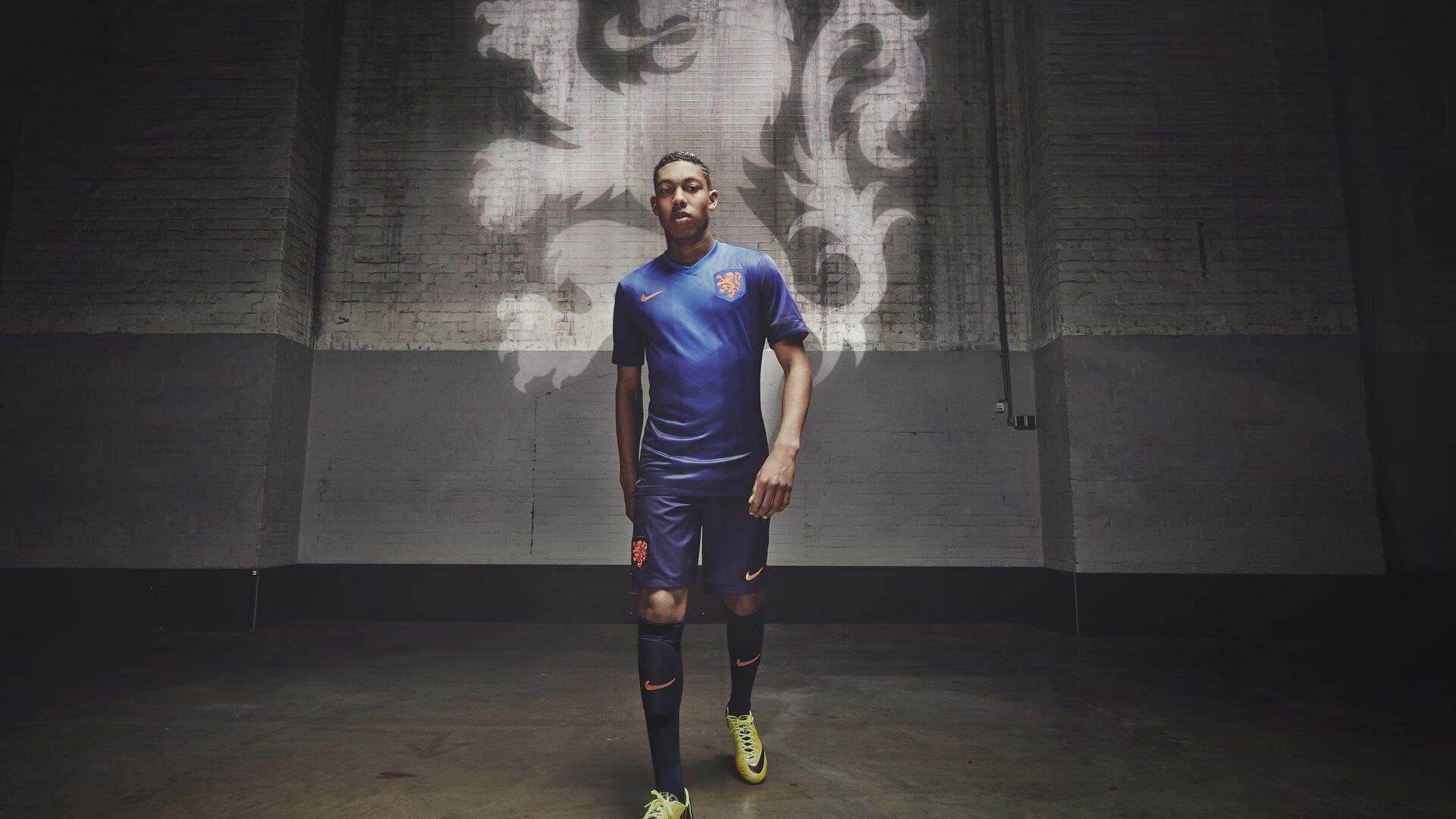 魔术师建言湖人，应聘请能让每个人都负责任的主教练